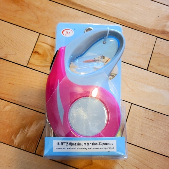 Retractable Leash - Picture 1 of 1